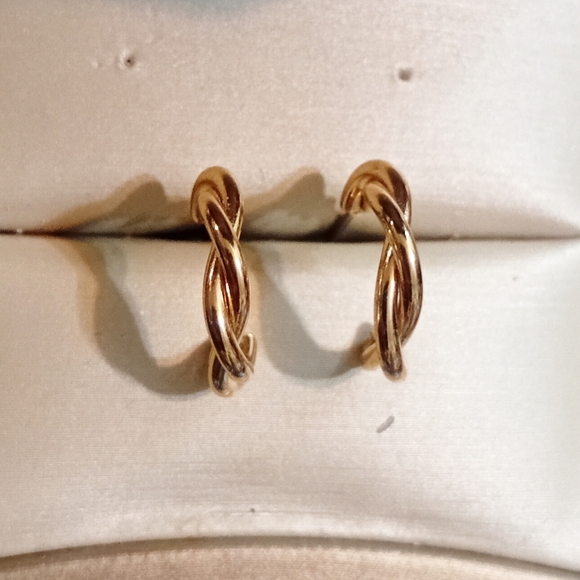 unbranded Jewelry - Elegant Gold Toned Twisted Hoop Earrings